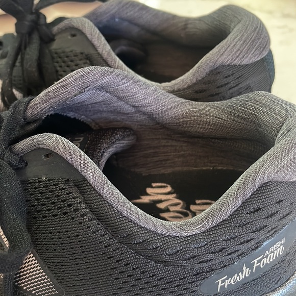 New Balance Black Fresh Foam Sneakers Size 8.5 - Picture 6 of 6